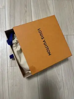 ルイヴィトンのカチューシャ