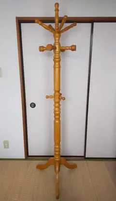 木製　ポールハンガー　コートハンガー　しっかりした頑丈なつくり　高さ約１８７ｃｍ