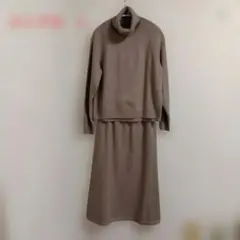 UNIQLOスフレヤーン　ベージュ　3Dニット セットアップ　Lサイズ