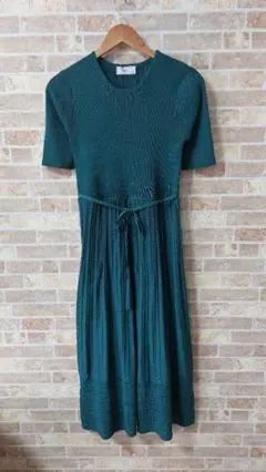 【index】新品　ロングワンピース　半袖　グリーン