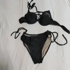 ストーン装飾の黒ビキニ 9M