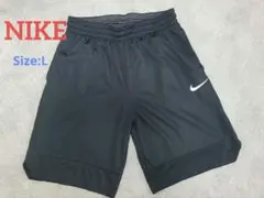 NIKE ブラック ショートパンツ　 L