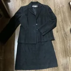 上40下38サイズ 黒のカシミヤ混スーツ カールラガーフェルド