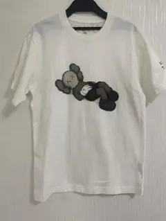KAWS uniqlo Tシャツ