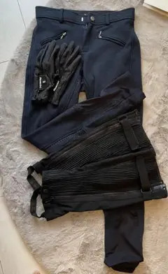 乗馬　キュロット グローブ　チャップス