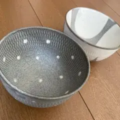 ドット模様の陶器ボウル 中サイズ