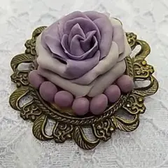 パープルの薔薇ブローチ