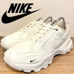 NIKE WMNS TC 7900 ナイキ ティーシー 7900 ホワイト