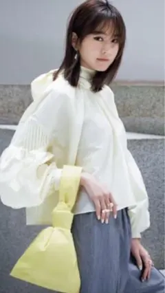 9日までの出品です定価10万 ブラミンク シルクボウタイブラウス
