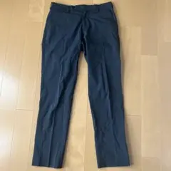 感動パンツブラック　UNIQLO スラックス ウエスト73cm レングス76cm