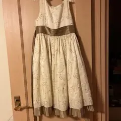 ベージュ　子ども　ドレス　発表会　かわいい
