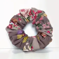 ダークブラウン系　シュシュ　ハンドメイド　シンプル