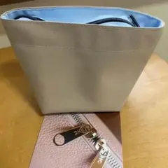 エルベシャプリエ ナイロン舟形ポーチ
