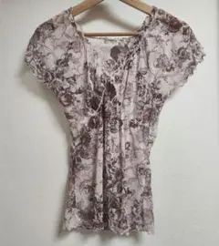 レストローズ　LEST ROSE　トップス　ピンク　シアー　半袖　バラ　薔薇　花