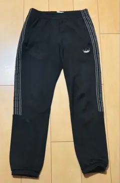 adidas ブラック ストライプ トレーニングパンツ