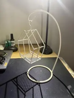 ホワイトメタル ハンギングバスケットスタンド