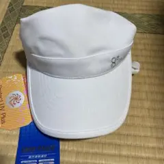 白いキャップ