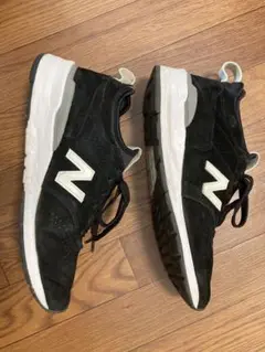 New Balance 997R ブラック スエード スニーカー