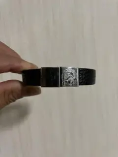 ディーゼルのバングルです。