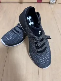 Under Armour スニーカー グレー/ブラック