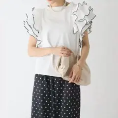 フリル袖 半袖Tシャツ ホワイト 体型カバー 大人可愛い