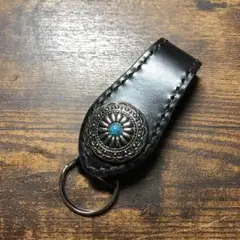 ベルトループキーホルダーレザーキーホルダー手縫い　ターコイズ風コンチョ