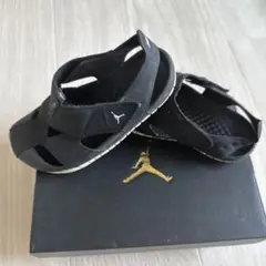 Jordan ブラック サンダル　15センチ２歳，３歳