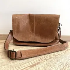 極美品 馬革　ACRU アクリュ ミニボノ レザーカメラバッグ キソウ レビュー】オシャレな革のカメラバッグ、Acru（アクリュ）の