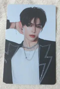 Item thumbnail for item 2f77e82d-f375-4f3f-b83f-e1b4e4a1a880