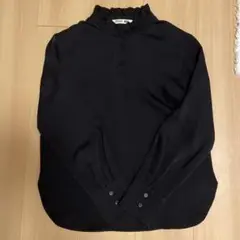 ♡匿名配送♡ユニクロ サテンフリルブラウス S