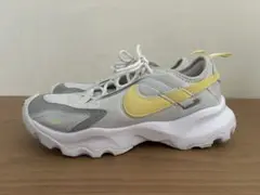 NIKE TC7900 スニーカー25.5㎝（24.5cm）イエロー✖️グレー