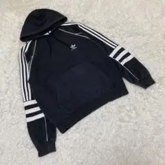 adidas アディダス　フード付きパーカー　スウェット　ロゴ入り　黒　 L