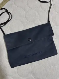 macpac ネイビー サコッシュ