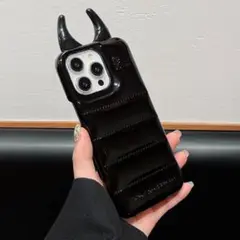 デビル　小悪魔　iPhone16PROケース 黒　韓国っぽ　かわいい　モコモコ