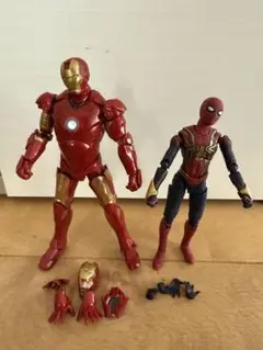 アイアンマン マークIII 、スパイダーマン　フィギュア2体