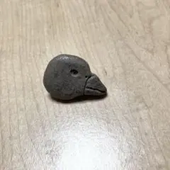 鳥の形 ピンバッチ　備前焼