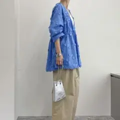 フレディエミュ　人気商品✨ブラウス シャツ 3D刺繍チュニックブラウス　ブルー