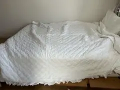 ZARA HOME ホワイトベッドカバー キルティング
