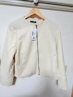 アイボリー ノーカラージャケット