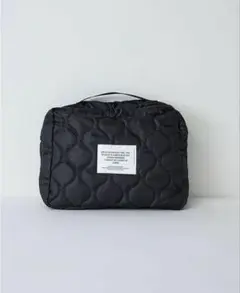 【新品】FORME キルティングトラベルポーチ（中）　ブラック