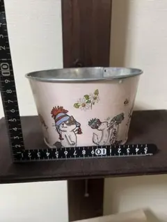 アニタジェラームの金属製　フック付きバケツ