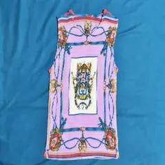 スカーフ柄　プリーツ　トップス　ノースリーブ
