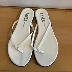 TKEES 未使用　訳あり　白　エナメル　４０サイズ