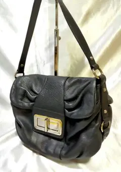 【再々値下げ】FURLA(フルラ)レザー ショルダーバッグ AU728