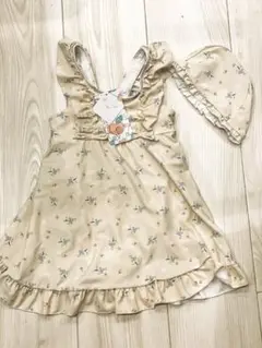【新品】ワンピース水着　キッズ水着　花柄　キャップ付　タグ付き