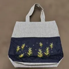 ミモザ刺繍のストライプトートバッグ