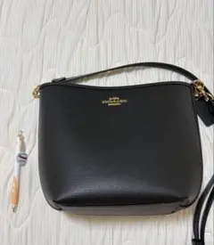 ブラックレザーショルダーバッグ