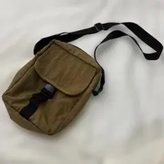 カーキ ショルダーバッグ ナイロン製