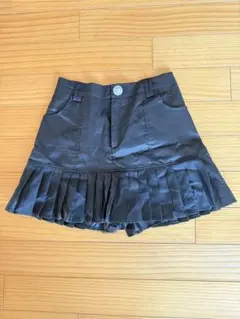 プリーツスカート　黒　中キュロットタイプ