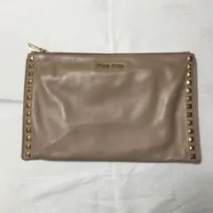 【美品】miu miu ミュウミュウ スタッズ付レザークラッチバッグ ベージュ